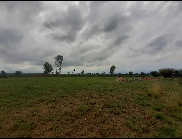 555M² VACANT LAND FOR SALE IN UNITAS PARK